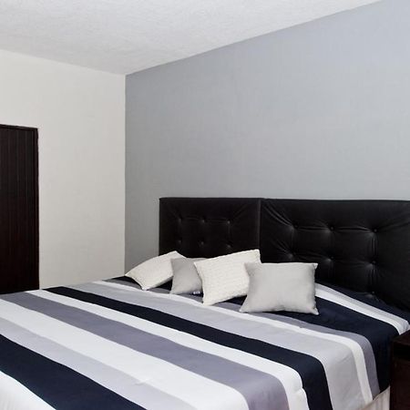 Econosuites מונטריי מראה חיצוני תמונה